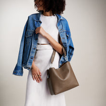 Load image into Gallery viewer, Jessie Bucket Shoulder Bag