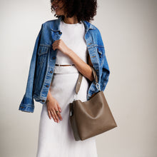 Load image into Gallery viewer, Jessie Bucket Shoulder Bag
