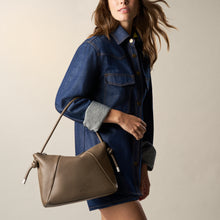 Load image into Gallery viewer, Willa Leather Shoulder Bag
