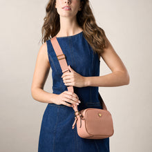 Load image into Gallery viewer, Danni Leather Crossbody Bag

